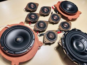 レクサス　純正　マークレビンソン　Mark Levinson スピーカー交換　スピーカー　ツイーター　unity　ウーハー　サブウーハー　アップグレード　フルキット　通販　車種別専用　コネクター　ハーネス　抵抗値　位相　インピーダンス　最適化　kicker FORMULA-X FX-101 2インチ ワイドレンジドライバー　2.5インチ　3インチ　4インチ　フルレンジスピーカー　コアキシャル　音質改善　カーオーディオ　ハイエンド　