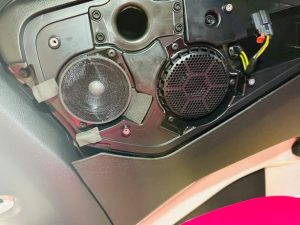 ジープ　ラングラー　jl wrangler jeep kicker rockford all weather サブウーハー　スピーカー交換　ダッシュボード　ツイーター　ミッドレンジ　サウンドバー　リアスピーカー　キッカー　2インチ　3インチ　8cm 10cm フルレンジ　ワイドレンジ　コアキシャル　カーオーディオ　HOT WIRED Mercury Car Audio FORMULA-X FX-101 2inch wide range driver 薄型ウーハー　純正アルパイン　alpine　音質向上