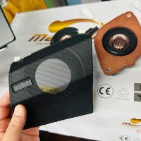 レクサス　LBX lexus マークレビンソン　Mark Levinson スピーカー交換　unityスピーカー　センンタースピーカー　ダッシュボード　ツイーター　ワイドレンジ　フルレンジ　コアキシャル　ミッドレンジ　2インチ ワイドレンジドライバー　3インチ　下まで出るツイーター　ユニティスピーカー　マクレビ　カーオーディオ　音質　スピーカー交換　アップグレード　通販　名古屋　ホットワイヤード　カーオーディオ専門店　抵抗値　インピーダンス　位相　フェーズ　車種別　ハーネス　コネクター　プラグアンドプレイ　kicker blam aqua HOT WIRED AudioCircle オーディオサークル