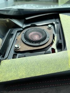 20系　lexus rx レクサス　純正　マークレビンソン　Mark Levinson スピーカー交換　音質向上　カーオーディオ　CarPlay 後付け　ワイヤレス　unityスピーカー　センタースピーカー　ダッシュボード　2インチ　ワイドレンジドライバー　ツイーター　ウーハー　サブウーハー　3インチ　kicker HOT WIRED 名古屋通販　ポン付　カプラーオン　車種別専用　簡単取付　インピーダンス　抵抗値　位相　フェーズ　最適化