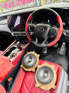 lexus IS レクサス　マークレビンソン　レクサス純正　スピーカー交換　unityスピーカー　センタースピーカー　ダッシュボード　ツイーター　音質向上　音質改善　マクレビ　dsp 通販　HOT WIRED 名古屋　ワイドレンジドライバー　2インチ　FORMULA-X fx101 業販 emma ハイエンドカーオーディオ　下まで出るツイーター　カプラーオン　プラグアンドプレイ