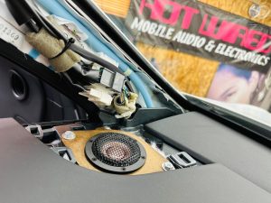 lexus LS レクサス　マークレビンソン　レクサス純正　スピーカー交換　unityスピーカー　センタースピーカー　ダッシュボード　ツイーター　音質向上　音質改善　マクレビ　dsp 通販　HOT WIRED 名古屋　ワイドレンジドライバー　2インチ　FORMULA-X fx101 業販 emma ハイエンドカーオーディオ　下まで出るツイーター　カプラーオン　プラグアンドプレイ