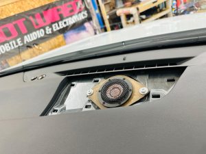 レクサス純正マークレビンソン　マークレビンソン　Mark Levinson LEXUS RX NX NX350 NX350h レクサス　スピーカー交換　純正スピーカー　純正ナビ　ツイーター　高音　unityスピーカー　センタースピーカー　ドアスピーカー　ダッシュボード　ユニティースピーカー　マクレビ　音質　カーオーディオ　カーオーディオ専門店　名古屋　HOT WIRED ホットワイヤード　通販　スピーカーキット　インピーダンス　車種別専用　抵抗値