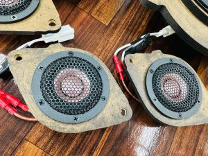 lexus IS レクサス　マークレビンソン　レクサス純正　スピーカー交換　unityスピーカー　センタースピーカー　ダッシュボード　ツイーター　音質向上　音質改善　マクレビ　dsp 通販　HOT WIRED 名古屋　ワイドレンジドライバー　2インチ　FORMULA-X fx101 業販 emma ハイエンドカーオーディオ　下まで出るツイーター　カプラーオン　プラグアンドプレイ