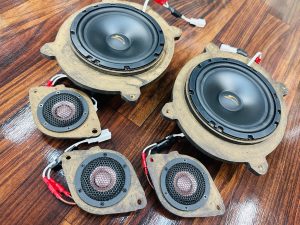 lexus IS レクサス　マークレビンソン　レクサス純正　スピーカー交換　unityスピーカー　センタースピーカー　ダッシュボード　ツイーター　音質向上　音質改善　マクレビ　dsp 通販　HOT WIRED 名古屋　ワイドレンジドライバー　2インチ　FORMULA-X fx101 業販 emma ハイエンドカーオーディオ　下まで出るツイーター　カプラーオン　プラグアンドプレイ