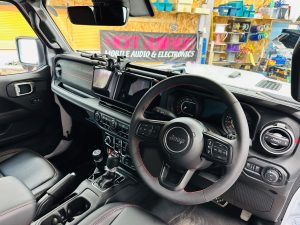 ジープ　ラングラー　jl wrangler jeep kicker rockford all weather サブウーハー　スピーカー交換　ダッシュボード　ツイーター　ミッドレンジ　サウンドバー　リアスピーカー　キッカー　2インチ　3インチ　8cm 10cm フルレンジ　ワイドレンジ　コアキシャル　カーオーディオ　HOT WIRED Mercury Car Audio FORMULA-X FX-101 2inch wide range driver 薄型ウーハー　純正アルパイン　alpine　音質向上