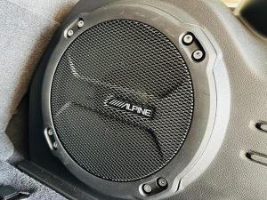 ジープ　ラングラー　jl wrangler jeep kicker rockford all weather サブウーハー　スピーカー交換　ダッシュボード　ツイーター　ミッドレンジ　サウンドバー　リアスピーカー　キッカー　2インチ　3インチ　8cm 10cm フルレンジ　ワイドレンジ　コアキシャル　カーオーディオ　HOT WIRED Mercury Car Audio FORMULA-X FX-101 2inch wide range driver 薄型ウーハー　純正アルパイン　alpine　音質向上