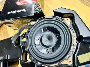 レクサス　マークレビンソン　スピーカー交換　ウーハー　サブウーハー　マクレビ アップグレード　インナーバッフル　ウーハーボックス　通販　HOT WIRED ホットワイヤード　ロックフォード　rockford FORMULA-X FX-101 Mercury Car Audio