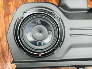 ジープ　ラングラー　jl wrangler jeep kicker rockford all weather サブウーハー　スピーカー交換　ダッシュボード　ツイーター　ミッドレンジ　サウンドバー　リアスピーカー　キッカー　2インチ　3インチ　8cm 10cm フルレンジ　ワイドレンジ　コアキシャル　カーオーディオ　HOT WIRED Mercury Car Audio FORMULA-X FX-101 2inch wide range driver 薄型ウーハー　純正アルパイン　alpine　音質向上