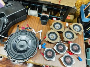 ジープ　ラングラー　jl wrangler jeep kicker rockford all weather サブウーハー　スピーカー交換　ダッシュボード　ツイーター　ミッドレンジ　サウンドバー　リアスピーカー　キッカー　2インチ　3インチ　8cm 10cm フルレンジ　ワイドレンジ　コアキシャル　カーオーディオ　HOT WIRED Mercury Car Audio FORMULA-X FX-101 2inch wide range driver 薄型ウーハー　純正アルパイン　alpine　音質向上