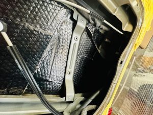 ランドローバー　ディフェンダー　land rover defender 110 90 スピーカー交換　カーオーディオ　メリディアン　meridian ツイーター　ミッドレンジ　スコーカー　ウーハー　サブウーハー　音質改善　音質向上　純正メリディアン　デッドニング　調音施行　断熱　ワイドレンジドライバー　ハイエンド　プレミアムカーオーディオ　ジャガー純正メリディアン　ローバー純正　純正meridian  Mercury Car Audio ce165 FORMULA-X FX-101 プラグアンドプレイ