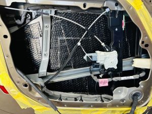 ランドローバー　ディフェンダー　land rover defender 110 90 スピーカー交換　カーオーディオ　メリディアン　meridian ツイーター　ミッドレンジ　スコーカー　ウーハー　サブウーハー　音質改善　音質向上　純正メリディアン　デッドニング　調音施行　断熱　ワイドレンジドライバー　ハイエンド　プレミアムカーオーディオ　ジャガー純正メリディアン　ローバー純正　純正meridian  Mercury Car Audio ce165 FORMULA-X FX-101 プラグアンドプレイ
