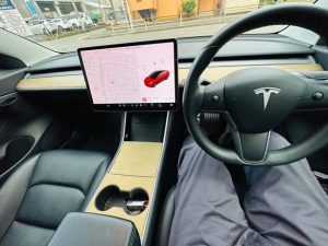 テスラ　モデル3 モデルY tesla model3 model7 intel CarPlay 後付け　ワイヤレス　Android Auto ミラーリング　airplay youtube 動画 テスラ純正　純正ナビ　ディスプレイ　アドオン　カープレイ　iPhone
Apple Googleマップ　ヤフーカーナビ　カーナビ　アプリ