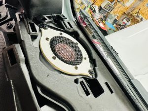 jeep wrangler jl jk jt rockford p3 sub woofer ジープ　ラングラー　カーオーディオ　スピーカー交換　サブウーハー　ウーハー　音質　2インチ　10インチ　3インチ　4インチ　ツイーター　ワイドレンジドライバー　FORMULA-X FX-101 Audible Physics ram2 ロックフォード　薄型　ジープ純正　CarPlay カスタム　オーディオ　名古屋　カーオーディオ専門店　ホットワイヤード 純正アルパイン　alpine アルパイン　weather proof 楕円ウーハー　サウンドバー　セパレート