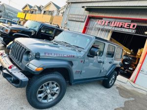 jeep wrangler jl jk jt rockford p3 sub woofer ジープ　ラングラー　カーオーディオ　スピーカー交換　サブウーハー　ウーハー　音質　2インチ　10インチ　3インチ　4インチ　ツイーター　ワイドレンジドライバー　FORMULA-X FX-101 Audible Physics ram2 ロックフォード　薄型　ジープ純正　CarPlay カスタム　オーディオ　名古屋　カーオーディオ専門店　ホットワイヤード