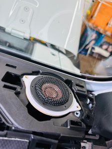 jeep wrangler jl スピーカー交換　カーオーディオ　音質改善　音質向上　デッドニング　　サウンドバー　2インチ　3インチ　4インチ　2.5インチ　フルレンジ　ワイドレンジ　スピーカー　コアキシャル　kicker Audible Physics FORMULA-X FX-101 ram3 ram2 音質志向　純正アルパイン　alpine プラグアンドプレイ　通販　カプラーオン　簡単取付　周波数　イコライザー　アナライザー　rta 周波数特性　測定　カーオーディオ専門店　ワイドレンジドライバ　HOT WIRED ホットワイヤード　サブウーハー　アップグレード