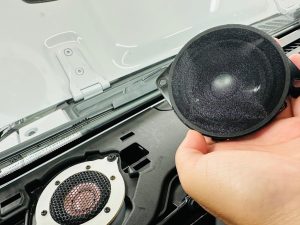 jeep wrangler jl スピーカー交換　カーオーディオ　音質改善　音質向上　デッドニング　　サウンドバー　2インチ　3インチ　4インチ　2.5インチ　フルレンジ　ワイドレンジ　スピーカー　コアキシャル　kicker Audible Physics FORMULA-X FX-101 ram3 ram2 音質志向　純正アルパイン　alpine プラグアンドプレイ　通販　カプラーオン　簡単取付　周波数　イコライザー　アナライザー　rta 周波数特性　測定　カーオーディオ専門店　ワイドレンジドライバ　HOT WIRED ホットワイヤード　サブウーハー　アップグレード