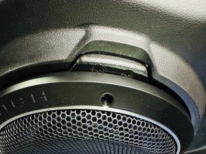 jeep wrangler jl jk jt rockford p3 sub woofer ジープ　ラングラー　カーオーディオ　スピーカー交換　サブウーハー　ウーハー　音質　2インチ　10インチ　3インチ　4インチ　ツイーター　ワイドレンジドライバー　FORMULA-X FX-101 Audible Physics ram2 ロックフォード　薄型　ジープ純正　CarPlay カスタム　オーディオ　名古屋　カーオーディオ専門店　ホットワイヤード