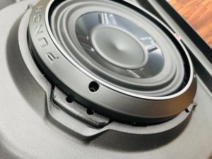 jeep wrangler jl スピーカー交換　カーオーディオ　音質改善　音質向上　デッドニング　　サウンドバー　2インチ　3インチ　4インチ　2.5インチ　フルレンジ　ワイドレンジ　スピーカー　コアキシャル　kicker Audible Physics FORMULA-X FX-101 ram3 ram2 音質志向　純正アルパイン　alpine プラグアンドプレイ　通販　カプラーオン　簡単取付　周波数　イコライザー　アナライザー　rta 周波数特性　測定　カーオーディオ専門店　ワイドレンジドライバ　HOT WIRED ホットワイヤード　サブウーハー　アップグレード