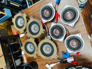 jeep wrangler jl jk jt rockford p3 sub woofer ジープ　ラングラー　カーオーディオ　スピーカー交換　サブウーハー　ウーハー　音質　2インチ　10インチ　3インチ　4インチ　ツイーター　ワイドレンジドライバー　FORMULA-X FX-101 Audible Physics ram2 ロックフォード　薄型　ジープ純正　CarPlay カスタム　オーディオ　名古屋　カーオーディオ専門店　ホットワイヤード