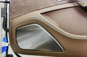 audi q3 q5 q7 q8 a8 a7 s8 s7 アウディ　バングアンドオルフセン　bang and olufsen スピーカー交換　ツイーター　ウーハー　スコーカー　センタースピーカー　インナーバッフル　車種別　コネクター　ハーネス　抵抗値　位相　インピーダンス　最適化　カーオーディオ　カーオーディオ専門店　通販　カスタム