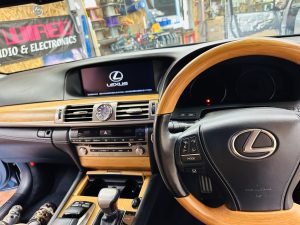 LS460 LEXUS レクサス　純正　ナビ　カーナビ　CarPlay カープレイ　Android Auto ミラーリング　hdmi usb youtube 動画　Googleマップ　iPhone スマホ　Bluetooth ヤフーカーナビ　後付け　ワイヤレス　あとづけ　マークレビンソン　スピーカー交換　レクサス純正ナビ　