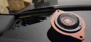 audi q3 bang & olufsen スピーカー交換　バング　アンド　オルフセン　ボーズ　bose a3 a4 a6 q7 a8 アウディ　純正　ツイーター　フルレンジ　コアキシャル　2インチ ワイドレンジドライバー　FORMULA-X FX-101 AudioCircle m2 m3 オーディオサークル　カーオーディオ　音質　通販