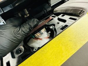 レンジローバー　純正メリディアン　メリディアン　meridian rang rover land rover ディスカバリー　ディフェンダー　ジャガー　センタースピーカー　カーオーディオ　CarPlay 音質　スピーカー交換　ドアスピーカー　スコーカー　ミッドレンジ　ワイドレンジ　ツイーター　ウーハー　dsp　通販　車種別　コネクター　カプラー　ハーネス　プラグアンドプレイ　あとづけ　後付け　ワイヤレス　FORMULA-X FX-101