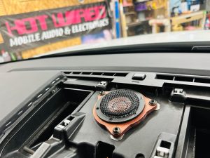 ポルシェ　純正ボーズ　ボーズ　bose porsche macan 911 カイエン　パラメーラ　マカン　純正BOSE　bose sound スピーカー交換　センタースピーカー　ツイーター　音質　カーオーディオ　車種別専用　通販　カーオーディオ専門店　名古屋　HOT WIRED ホットワイヤード