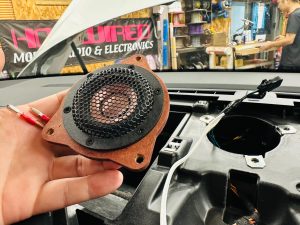 ポルシェ　純正ボーズ　ボーズ　bose porsche macan 911 カイエン　パラメーラ　マカン　純正BOSE　bose sound スピーカー交換　センタースピーカー　ツイーター　音質　カーオーディオ　車種別専用　通販　カーオーディオ専門店　名古屋　HOT WIRED ホットワイヤード