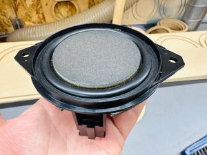 audi q3 q5 q7 q8 a8 a7 s8 s7 アウディ　バングアンドオルフセン　bang and olufsen スピーカー交換　ツイーター　ウーハー　スコーカー　センタースピーカー　インナーバッフル　車種別　コネクター　ハーネス　抵抗値　位相　インピーダンス　最適化　カーオーディオ　カーオーディオ専門店　通販　カスタム