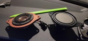 audi q3 bang & olufsen スピーカー交換　バング　アンド　オルフセン　ボーズ　bose a3 a4 a6 q7 a8 アウディ　純正　ツイーター　フルレンジ　コアキシャル　2インチ ワイドレンジドライバー　FORMULA-X FX-101 AudioCircle m2 m3 オーディオサークル　カーオーディオ　音質　通販