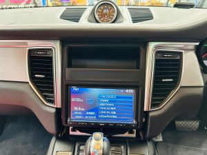 ポルシェ　車種別　マカン　アンドロイドナビ　Android デュアルモニター 12.3 12.5 12.8 テスラ　テスロイド　Youtube CarPlay カープレイ　iPhone ワイヤレス　Android Auto Googleマップ　グーグル　ヤフーカーナビ　クラリオン　純正ナビ　pcm パラメーラ　カイエン　911　2din bose macan porsche ナビ交換　カーナビ　コーディング　coding ポルシェ専用
