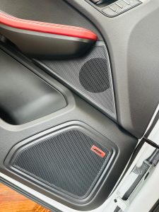 ポルシェ　マカン　スピーカー交換　センタースピーカー　ボーズ　bose porsche macan FORMULA-X FX-101 ミッドレンジ　スコーカー　カーオーディオ
音質　bose対応
