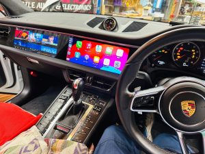 ポルシェ　車種別　マカン　アンドロイドナビ　Android デュアルモニター 12.3 12.5 12.8 テスラ　テスロイド　Youtube CarPlay カープレイ　iPhone ワイヤレス　Android Auto Googleマップ　グーグル　ヤフーカーナビ　クラリオン　純正ナビ　pcm パラメーラ　カイエン　911　2din bose macan porsche ナビ交換　カーナビ　コーディング　coding ポルシェ専用