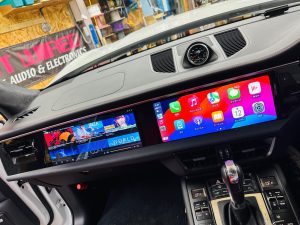 ポルシェ　車種別　マカン　アンドロイドナビ　Android デュアルモニター 12.3 12.5 12.8 テスラ　テスロイド　Youtube CarPlay カープレイ　iPhone ワイヤレス　Android Auto Googleマップ　グーグル　ヤフーカーナビ　クラリオン　純正ナビ　pcm パラメーラ　カイエン　911　2din bose macan porsche ナビ交換　カーナビ　コーディング　coding ポルシェ専用