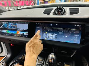 ポルシェ　車種別　マカン　アンドロイドナビ　Android デュアルモニター 12.3 12.5 12.8 テスラ　テスロイド　Youtube CarPlay カープレイ　iPhone ワイヤレス　Android Auto Googleマップ　グーグル　ヤフーカーナビ　クラリオン　純正ナビ　pcm パラメーラ　カイエン　911　2din bose macan porsche ナビ交換　カーナビ　コーディング　coding ポルシェ専用