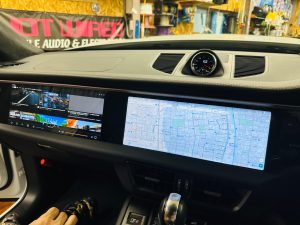 ポルシェ　車種別　マカン　アンドロイドナビ　Android デュアルモニター 12.3 12.5 12.8 テスラ　テスロイド　Youtube CarPlay カープレイ　iPhone ワイヤレス　Android Auto Googleマップ　グーグル　ヤフーカーナビ　クラリオン　純正ナビ　pcm パラメーラ　カイエン　911　2din bose macan porsche ナビ交換　カーナビ　コーディング　coding ポルシェ専用