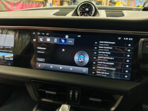 ポルシェ　車種別　マカン　アンドロイドナビ　Android デュアルモニター 12.3 12.5 12.8 テスラ　テスロイド　Youtube CarPlay カープレイ　iPhone ワイヤレス　Android Auto Googleマップ　グーグル　ヤフーカーナビ　クラリオン　純正ナビ　pcm パラメーラ　カイエン　911　2din bose macan porsche ナビ交換　カーナビ　コーディング　coding ポルシェ専用