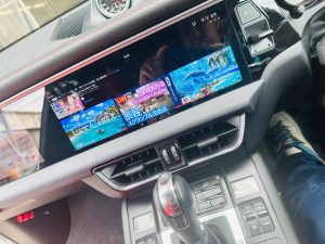 ポルシェ　車種別　マカン　アンドロイドナビ　Android デュアルモニター 12.3 12.5 12.8 テスラ　テスロイド　Youtube CarPlay カープレイ　iPhone ワイヤレス　Android Auto Googleマップ　グーグル　ヤフーカーナビ　クラリオン　純正ナビ　pcm パラメーラ　カイエン　911　2din bose macan porsche ナビ交換　カーナビ　コーディング　coding ポルシェ専用
