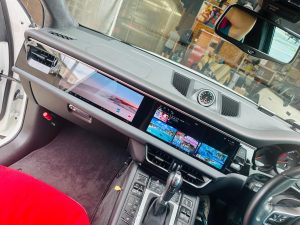 ポルシェ　車種別　マカン　アンドロイドナビ　Android デュアルモニター 12.3 12.5 12.8 テスラ　テスロイド　Youtube CarPlay カープレイ　iPhone ワイヤレス　Android Auto Googleマップ　グーグル　ヤフーカーナビ　クラリオン　純正ナビ　pcm パラメーラ　カイエン　911　2din bose macan porsche ナビ交換　カーナビ　コーディング　coding ポルシェ専用