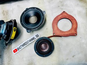 レンジローバー　純正メリディアン　メリディアン　meridian rang rover land rover ディスカバリー　ディフェンダー　ジャガー　センタースピーカー　カーオーディオ　CarPlay 音質　スピーカー交換　ドアスピーカー　スコーカー　ミッドレンジ　ワイドレンジ　ツイーター　ウーハー　dsp　通販　車種別　コネクター　カプラー　ハーネス　プラグアンドプレイ　あとづけ　後付け　ワイヤレス　FORMULA-X FX-101