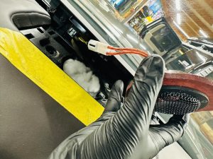 レンジローバー　純正メリディアン　メリディアン　meridian rang rover land rover ディスカバリー　ディフェンダー　ジャガー　センタースピーカー　カーオーディオ　CarPlay 音質　スピーカー交換　ドアスピーカー　スコーカー　ミッドレンジ　ワイドレンジ　ツイーター　ウーハー　dsp　通販　車種別　コネクター　カプラー　ハーネス　プラグアンドプレイ　あとづけ　後付け　ワイヤレス　FORMULA-X FX-101