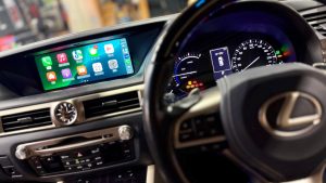レクサス レクサス純正 純正ナビ 後付け CarPlay カープレイ ワイヤレス AVインターフェース インターフェース HDMI USB 映像入力 HDMI入力 動画再生 動画視聴 Fire TV Stick amazon アマゾン プライム ビデオ ネットリックス ミラーリング Youtube fulu tver フルスクリーン Bluetooth iPhone iPhone 17 16 15 14 google Googleマップ アプリ カーナビ ヤフー 名古屋 HOT WIRED
ホットワイヤード マクレビ スピーカー交換 カーオーディオ専門店 カープレイモジュール アンドロイド gs350 gs300 gs450 ls460 ls600