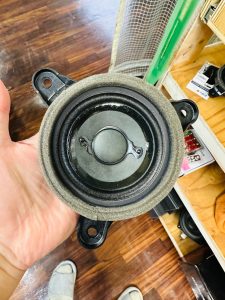 アウディ　純正　ボーズ　bose b&o バングアンドオルフセン　ボーズサウンド　スピーカー交換　スコーカー　ミッドレンジ　2インチ ワイドレンジドライバー　音質　カーオーディオ　CarPlay 通販　車種別　カプラー　プラグアンドプレイ　簡単取付　ハイエンド　カープレイ　デッドニング アウディ　a8 s8 s7 a7 a6 s6 q5 q7 q8 a4 a3 a2 a1 カーオーディオ専門店　名古屋　ホットワイヤード