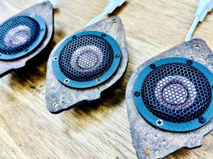 レクサス　純正　マークレビンソン　Mark Levinson スピーカー交換　unity ユニティ　ツイーター　センタースピーカー　ウーハー　通販　車種別　コネクター　ハーネス　抵抗値　インピーダンス　位相　フェーズ　最適化　2インチ ワイドレンジドライバー　FORMULA-X AudioCircle audible physics 3インチ　2.5インチ　4インチ　フルレンジ　コアキシャル　Mercury Car Audio ダッシュ　両サイド　ダッシュボード　スコーカー　車種別専用　スピーカーセット　HOT WIRED カーオーディオ　ホットワイヤード　インナーバッフル　プラグアンドプレイ　簡単取付