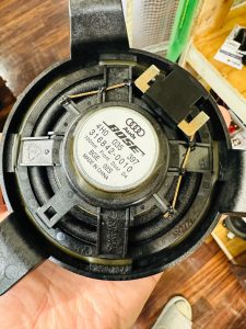 アウディ　純正　ボーズ　bose b&o バングアンドオルフセン　ボーズサウンド　スピーカー交換　スコーカー　ミッドレンジ　2インチ ワイドレンジドライバー　音質　カーオーディオ　CarPlay 通販　車種別　カプラー　プラグアンドプレイ　簡単取付　ハイエンド　カープレイ　デッドニング アウディ　a8 s8 s7 a7 a6 s6 q5 q7 q8 a4 a3 a2 a1 カーオーディオ専門店　名古屋　ホットワイヤード