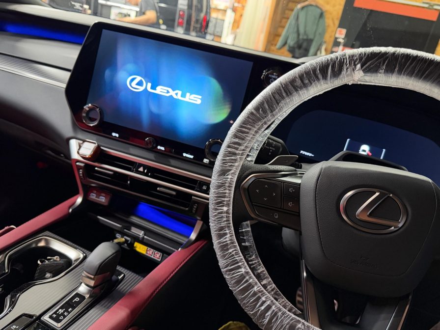 LEXUS RX500h レクサス純正マークレビンソンのフロントドアスピーカーのアップグレードのやり方：フロントドアのミッドウーハーとUnityスピーカー交換