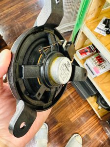 アウディ　純正　ボーズ　bose b&o バングアンドオルフセン　ボーズサウンド　スピーカー交換　スコーカー　ミッドレンジ　2インチ ワイドレンジドライバー　音質　カーオーディオ　CarPlay 通販　車種別　カプラー　プラグアンドプレイ　簡単取付　ハイエンド　カープレイ　デッドニング アウディ　a8 s8 s7 a7 a6 s6 q5 q7 q8 a4 a3 a2 a1 カーオーディオ専門店　名古屋　ホットワイヤード