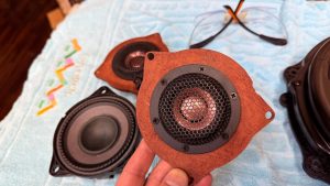 porsche 718 cayman pcm4 pcm5 pcm6 pcm7 ポルシェ ケイマン ボクスター 911 カレラ ボーズ サウンド bose sound burmester ブルメスター 純正ボーズ 純正bose スピーカー交換 ツイーター ウーハー ミッドレンジ スコーカー デッドニング CarPlay カーオーディオ カープレイ スピーカー交換 Mercury Car Audio HOT WIRED 名古屋 音質改善 音質向上
